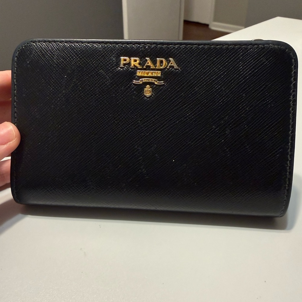 Authentic Prada Black Leather Wallet with Gold Accents 🖤🖤🖤